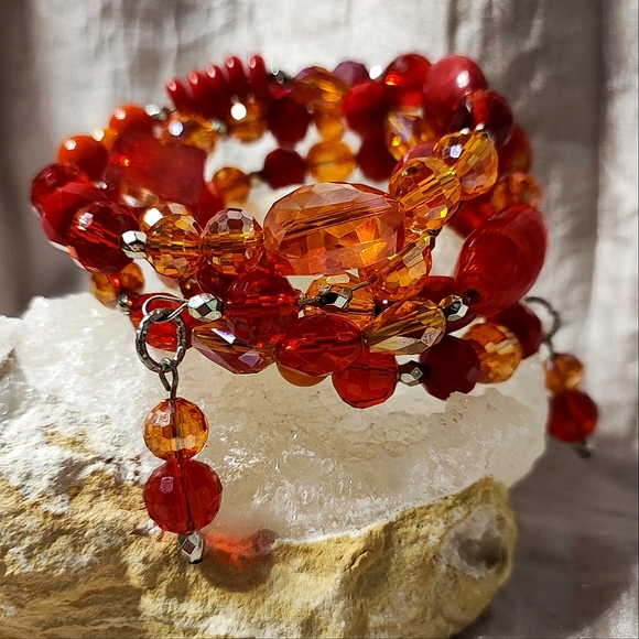 Faceted Glass Beaded Stone Memory Wire Bracelet Fiery Blazing Orange & Red EUC - Picture 8 of 14